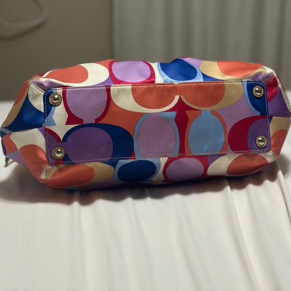 Coach Soho Signature Pleated Tote. - Picture 6 of 6